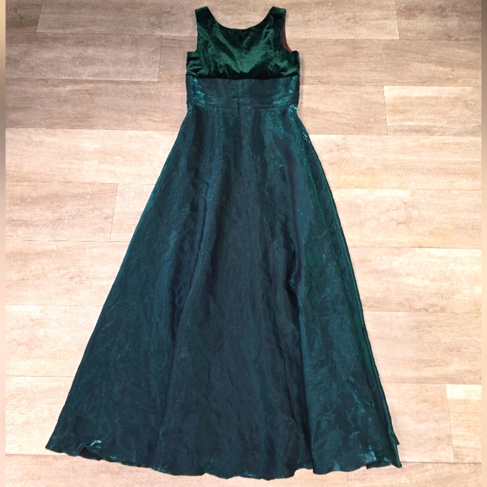 Vintage Emerald Green Velvet Rhapsody Prom dress/Evening gown